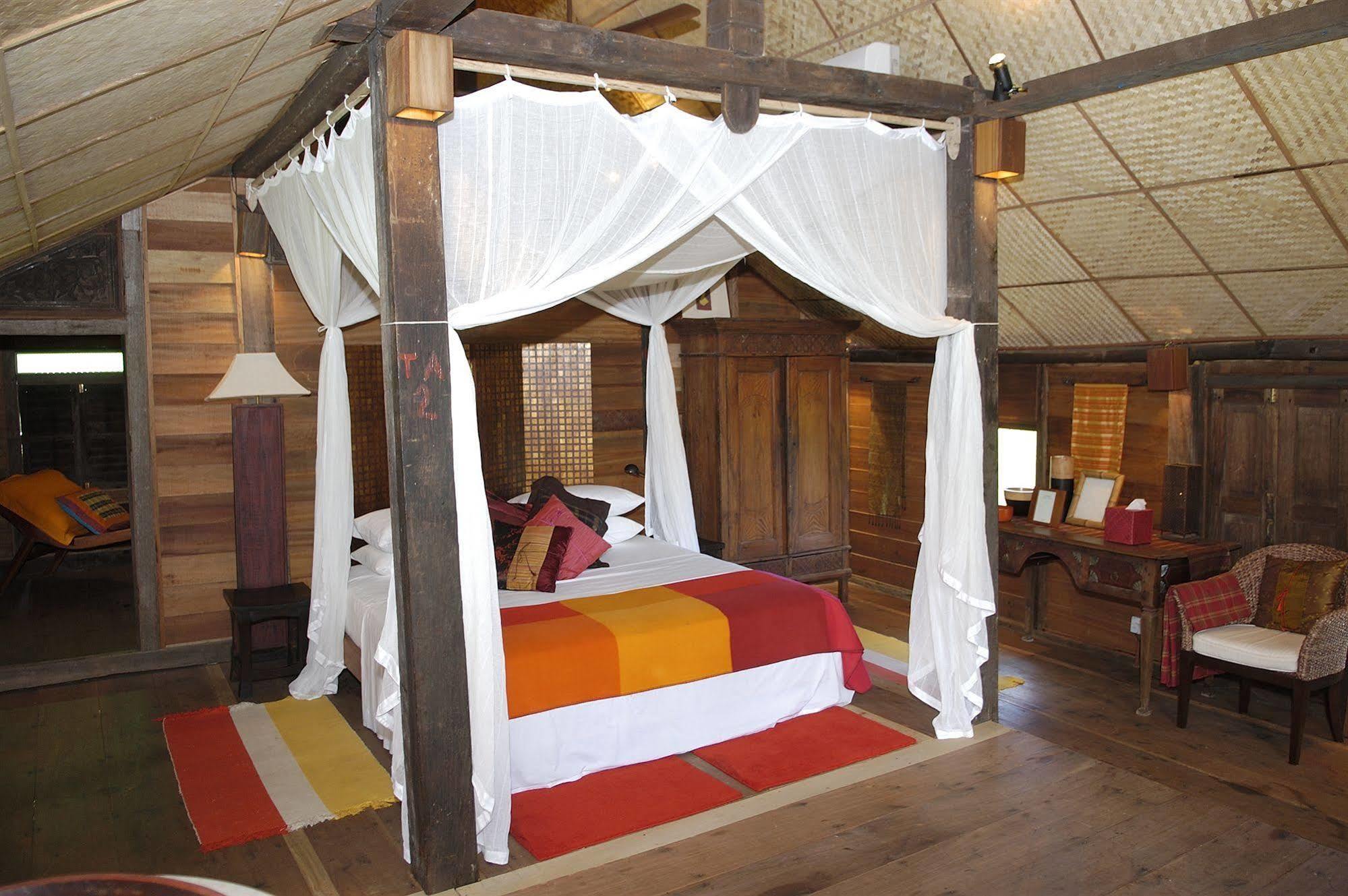 Bon Ton Antique Wooden Villas Пантай-Сенанг Экстерьер фото